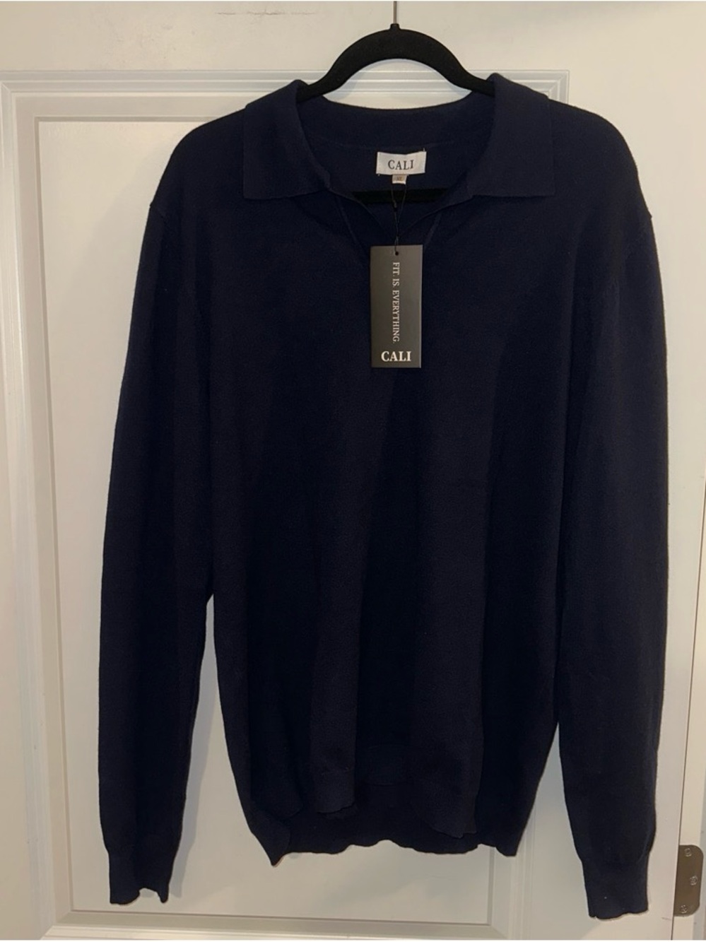 Men's V-Neck Polo Sweater in Navy NWT